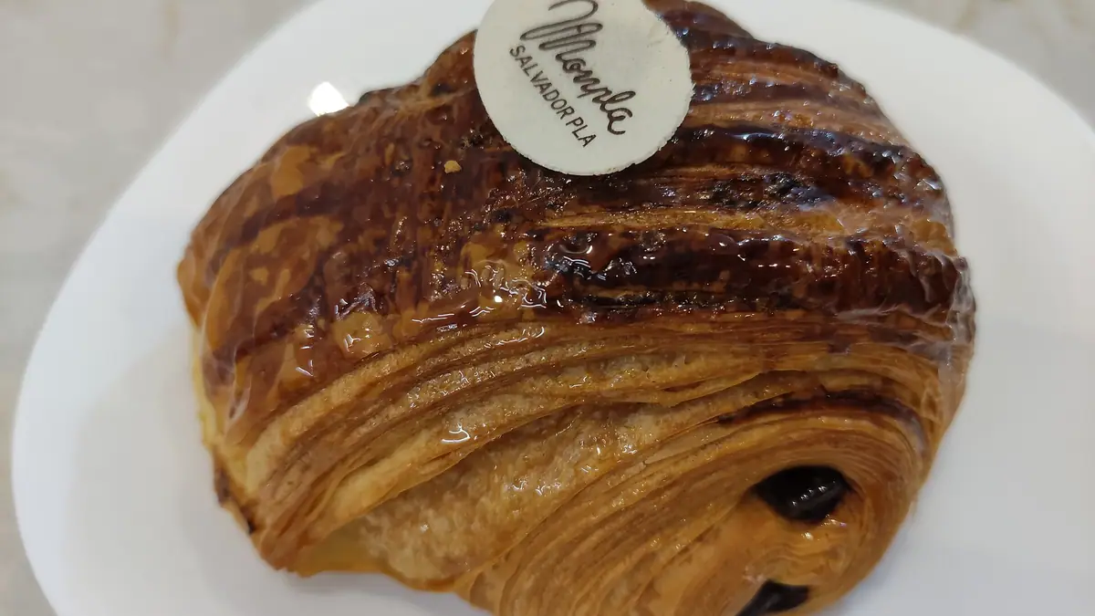 Artisan Bakery bakes